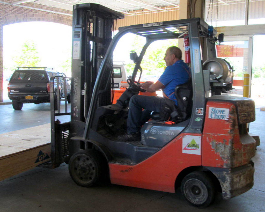 forklift rental